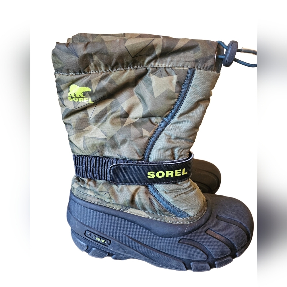 Sorel Boys Youth Flurry Green Camo Winter Boots Boys Size 3 US,‎ 34 EU